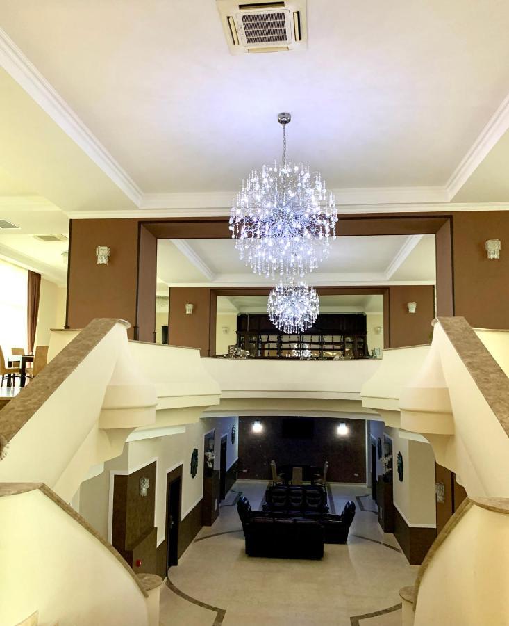 Albert Hotel Ploieşti Buitenkant foto