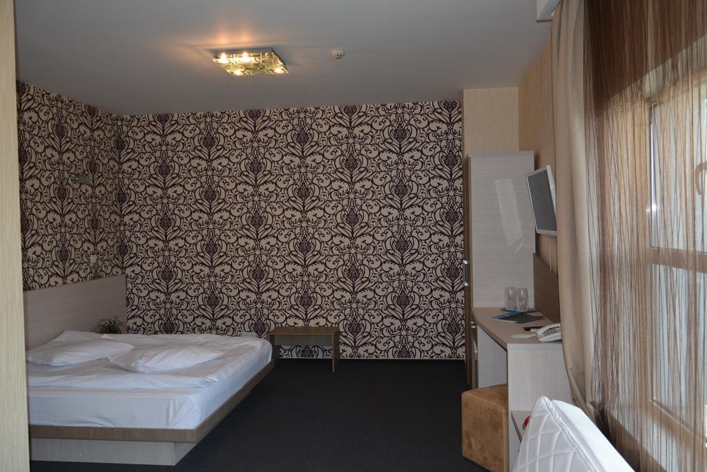 Albert Hotel Ploieşti Kamer foto