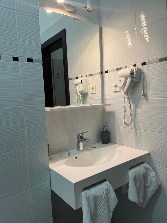 Albert Hotel Ploieşti Buitenkant foto
