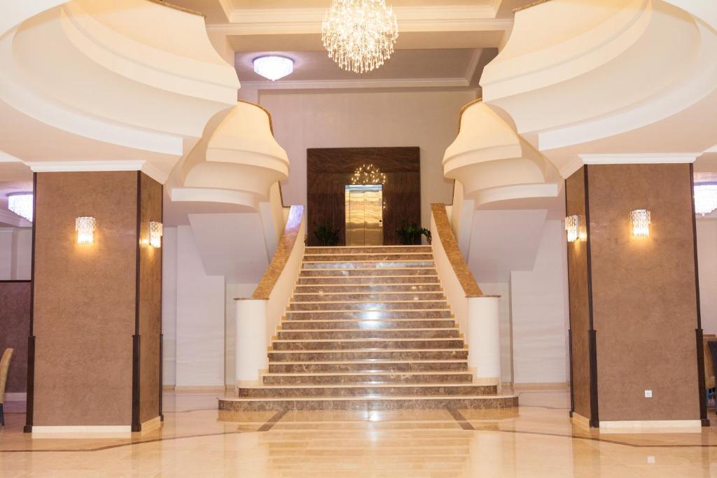 Albert Hotel Ploieşti Buitenkant foto