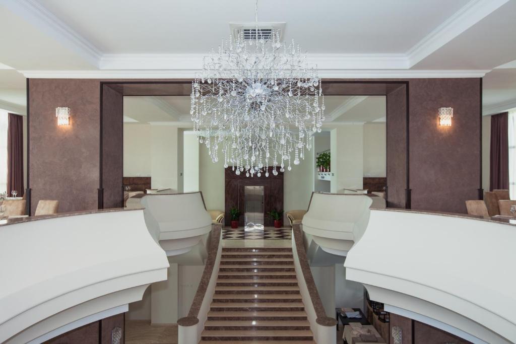 Albert Hotel Ploieşti Buitenkant foto